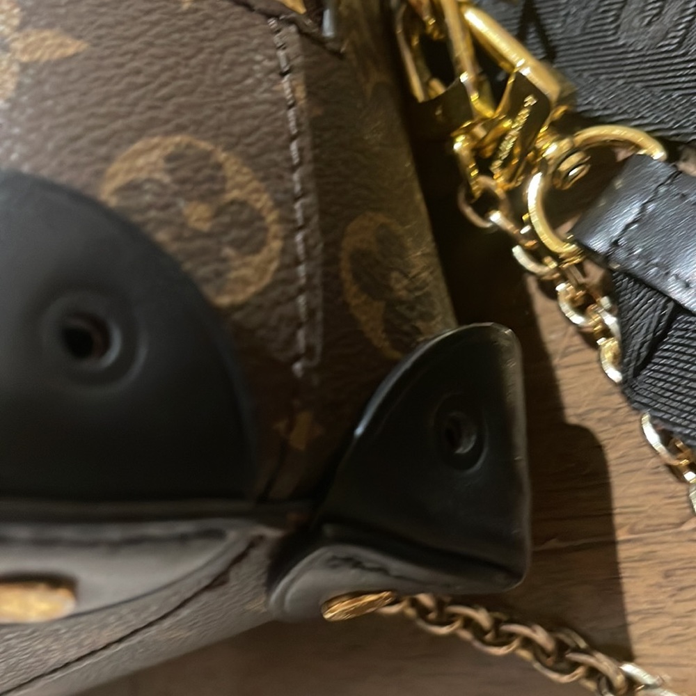 COPY - LV small bag. - Picture 5 of 15